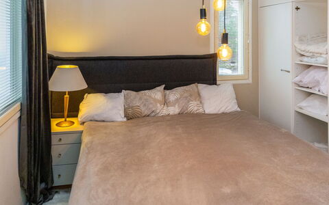 Korpilammenhuvilat 7A: Bed, Furniture, Interior Design, Bedroom, Bedding, Wall, Bed Sheet, Floor, Flooring, Wood