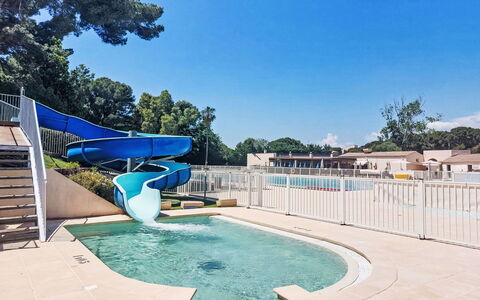 Palmier: Swimming Pool, Leisure, Composite Material, Recreation, Resort, Shade, Thermae, Leisure Centre, Hotel, Vacation