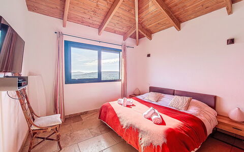 La Dorianzza: Bedroom, Bed, Bedding, Bed Sheet, Hotel, Daylighting, Bed Frame, Villa