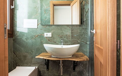 Cleope: Interior Design, Flooring, Bathroom Sink, Floor, Plumbing Fixture, Sink, Tap, Mirror, Plumbing, Bathroom