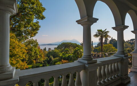 Romantica 16: Column, Mountain Range, Baluster, Balcony, Villa