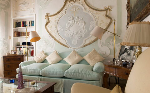 Galero: Furniture, Interior Design, Wall, Couch, Wood, Living Room, Ceiling, Flooring, Room, Lighting
