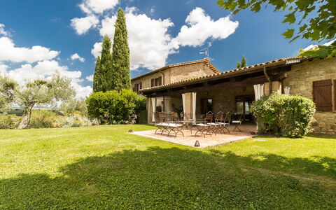Molinazzo: Grass, Home, House, Landscape, Shrub, Land Lot, Farmhouse, Cottage, Estate