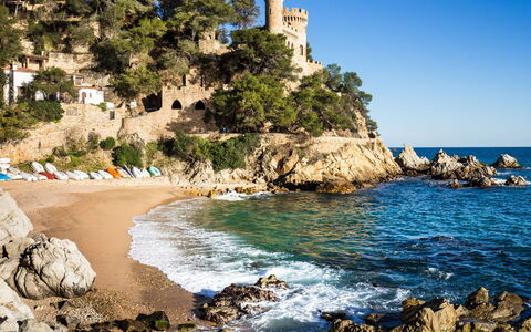 Enola: Body Of Water, Coast, Summer, Coastal And Oceanic Landforms, Sea, Shore, Rock, Cove, Beach, Promontory