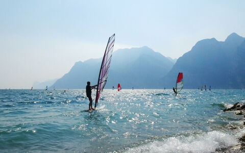 Le Busatte: Water, Body Of Water, Recreation, Summer, Sea, Boat