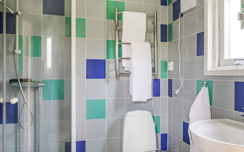 Ringenäs: Interior Design, Bathroom, Flooring, Plumbing Fixture, Floor, Bathroom Sink, Plumbing, Sink, Tap, Ceiling