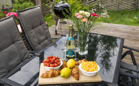 Ringenäs: Furniture, Tableware, Table, Food, Outdoor Furniture, Outdoor Table, Chair, Serveware, Drinkware, Kitchen & Dining Room Table