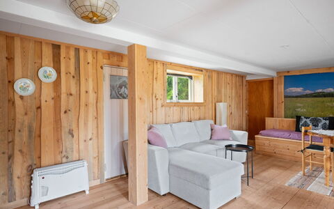 Långerud: Building, House, Window, Home, Roof, Residential Area, Shrub, Cottage, Land Lot