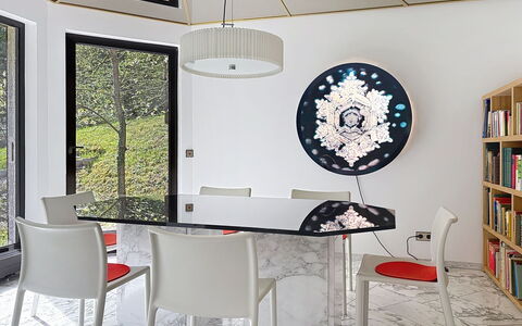 Villa 111 an der Loreley: Furniture, Interior Design, Table, Flooring, Chair, Floor, Kitchen & Dining Room Table, Lighting, Dining Room, Glass