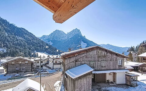 Valeria: Mountainous Landforms, Mountain, Mountain Range, Hill, Highland, Hill Station, Valley, Ridge, Alps, Porch