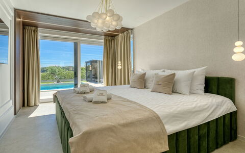Loparia: Interior Design, Flooring, Floor, Furniture, Wood, Ceiling, Bedroom, Bed, Textile, Lighting