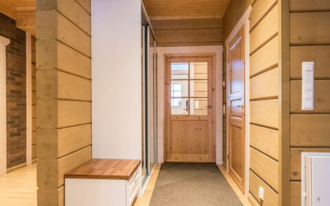 Villa Ulperi: Wood, Cottage, House, Home, Door, Hardwood, Garden Buildings, Wood Stain, Log Cabin, Plank