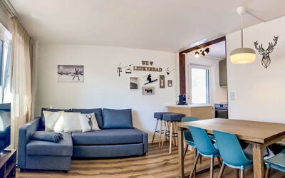 Leukerbad 780: Furniture, Interior Design, Flooring, Wood, Floor, Couch, Ceiling, Room, Wood Flooring, Living Room