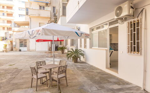 Appartamento Monomare, Gallipoli: Apartment, Concrete, Condominium, Parking, Balcony
