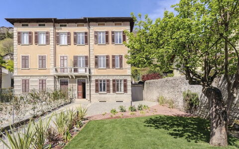 Domaso 703: Residential Area, Apartment, Estate, Garden, Sash Window, Balcony, Lawn, Yard, Landscaping, Villa