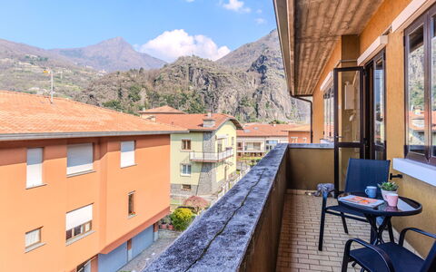Como Lake Blu & Green: Residential Area, Home, Apartment, Balcony, Mountain Village