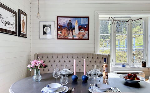 Ese Panorama: Furniture, Interior Design, Flooring, Wood, Floor, Table, Lighting, Chair, Kitchen & Dining Room Table, Dining Room
