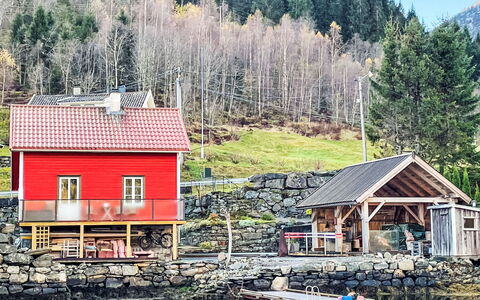 Ese Panorama: Cottage, Rural Area, Lake, Hut, Reservoir, Village, Log Cabin, Shed