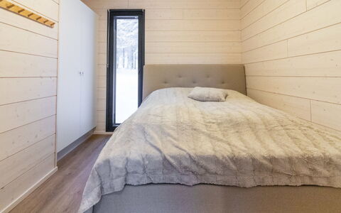 Soutaja Lodge: Bedroom, Wood, Flooring, Bed, Floor, Bed Sheet, Bedding, Interior Design, Bed Frame, Wood Flooring