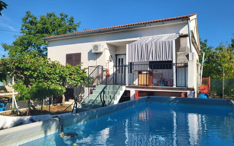 Majoli: Shrub, Residential Area, Home, Estate, Garden, Lawn, Landscaping, Yard, Mansion, Villa