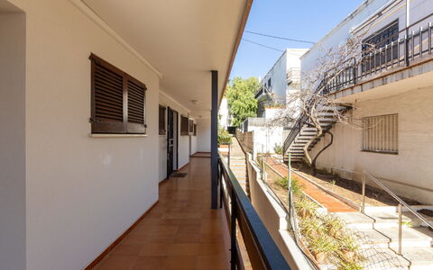Delfines: Apartment, Handrail, Balcony, Shade, Condominium, Daylighting, Porch, Fence, Baluster