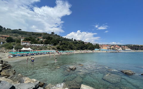 Bella Vista sul Mare: Blue, Water, Body Of Water, Coast, Coastal And Oceanic Landforms, Beach, Shore, Summer, Sea, Bank