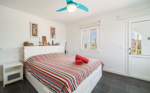 Sa Blanca: Furniture, Interior Design, Bed, Bedroom, Flooring, Floor, Bed Sheet, Wood, Ceiling, Room