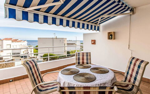 Salina: Shade, Apartment, Balcony, Landscaping, Yard, Outdoor Furniture, Villa