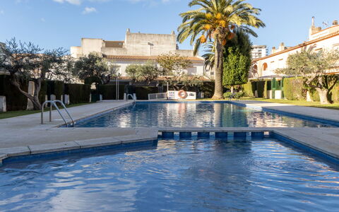 Cambrils 62: Shade, Apartment, Balcony, Landscaping, Yard, Outdoor Furniture, Villa