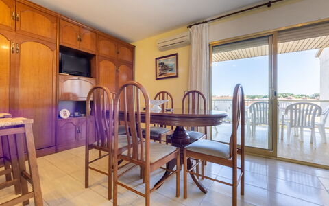 Tarraco: Shade, Apartment, Balcony, Landscaping, Yard, Outdoor Furniture, Villa