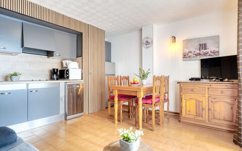 Accommodation:&nbsp;Canal Port Empuries 381.2