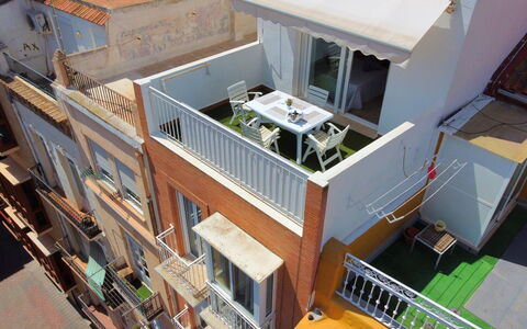 Ático B - Cartagena Centro Histórico: Residential Area, Home, Apartment, Balcony, Urban Design, Houseplant, Flowerpot, Daylighting