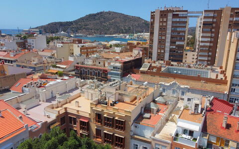 Ático B - Cartagena Centro Histórico: Daytime, Urban Area, Building, City, Residential Area, Town, Metropolitan Area, Neighbourhood, Roof, Apartment