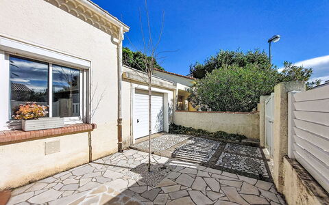 Maison Millet: Residential Area, Flagstone, Driveway, Shade, Concrete, Walkway, Garden, Landscaping, Sidewalk, Design