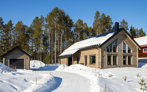 Fjällhemmet: Wood, Cottage, Home, House, Roof, Siding, Winter, Snow, Freezing, Slope