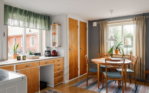 Hönetorpet: Furniture, Interior Design, Flooring, Wood, Cabinetry, Floor, Kitchen, Ceiling, Countertop, Room