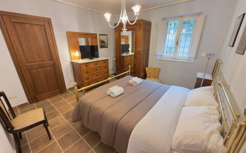 Villa Montepulciano Vineyard: Furniture, Interior Design, Floor, Flooring, Bed, Wood, Bedroom, Ceiling, Room, Lighting