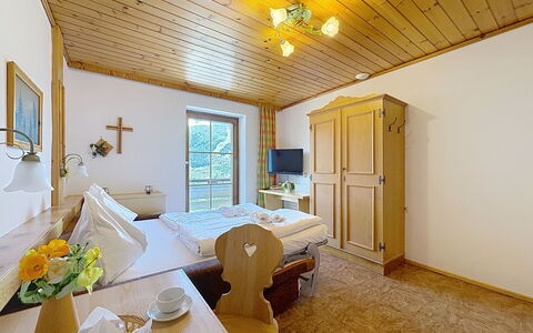 Sankt Michael im Lungau 100: Ceiling, Home, Apartment, Bedroom, Hotel, Bed, Villa, Bed Frame, Resort, Bedding