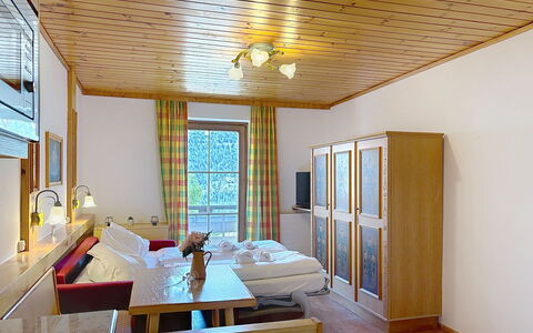 Sankt Michael im Lungau 100: Interior Design, Furniture, Floor, Room, Ceiling, Chair, Apartment, Wood Stain, Picture Frame, Hardwood