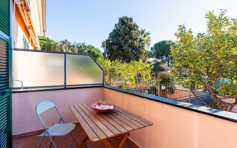 Casa Dany: Balcony, Apartment, Shade, Outdoor Furniture, Wood Stain, Eco Hotel, Handrail, Fence, Houseplant