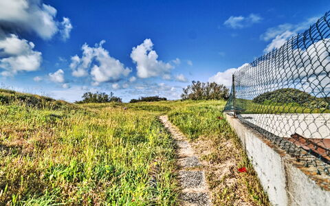 Les Cariatides 6: Blue, Green, Grass, Cloud, Vegetation, Grassland, Natural Landscape, Ecoregion, Landscape, Cumulus