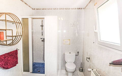 Roca Mas Mato: Wall, Flooring, Toilet Seat, Floor, Toilet, Plumbing Fixture, Bathroom, Interior Design, Plumbing, Tile
