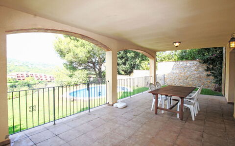 Cala Moreta: Shade, Swimming Pool, Estate, Hacienda, Backyard, Landscaping, Yard, Porch, Fence, Outdoor Structure