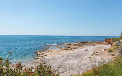 Accommodation:&nbsp;Mitja Lluna 646.2