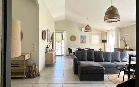 Tarabucetta: Flooring, Wall, Interior Design, Floor, Furniture, Ceiling, Room, Home, Living Room, Couch