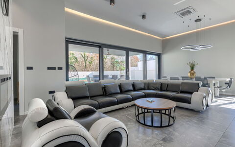 De Karlo: Furniture, Outdoor Furniture, Chair, Shade, Canopy, Outdoor Table, Outdoor Structure, Patio, Awning, Kitchen & Dining Room Table