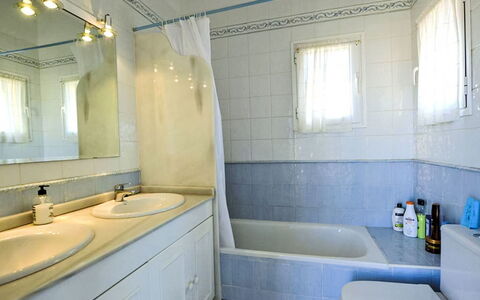 Cortijo Cabrera: Bathroom, Bathroom Sink, Plumbing Fixture, Flooring, Sink, Floor, Interior Design, Tap, Bathroom Cabinet, Plumbing