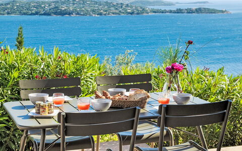 Porto Vecchio 670: Furniture, Outdoor Furniture, Table, Chair, Outdoor Table, Garden, Kitchen & Dining Room Table, Patio, Restaurant, Flowerpot