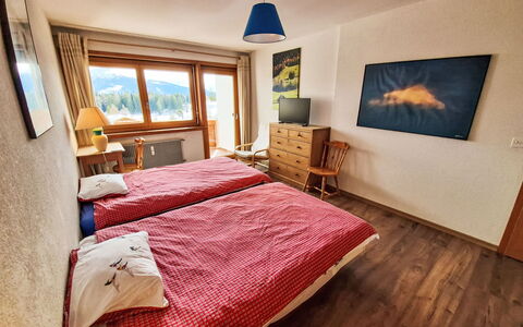Crans-Léman 5: Wood, Furniture, Home, Room, Apartment, Bedroom, Bed, Bed Sheet, Bedding, Hardwood
