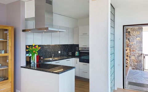 Apt. Tana dei Leoni: Kitchen, Countertop, Interior Design, Flooring, Floor, Kitchen Appliance, Cabinetry, Furniture, Wood, Ceiling